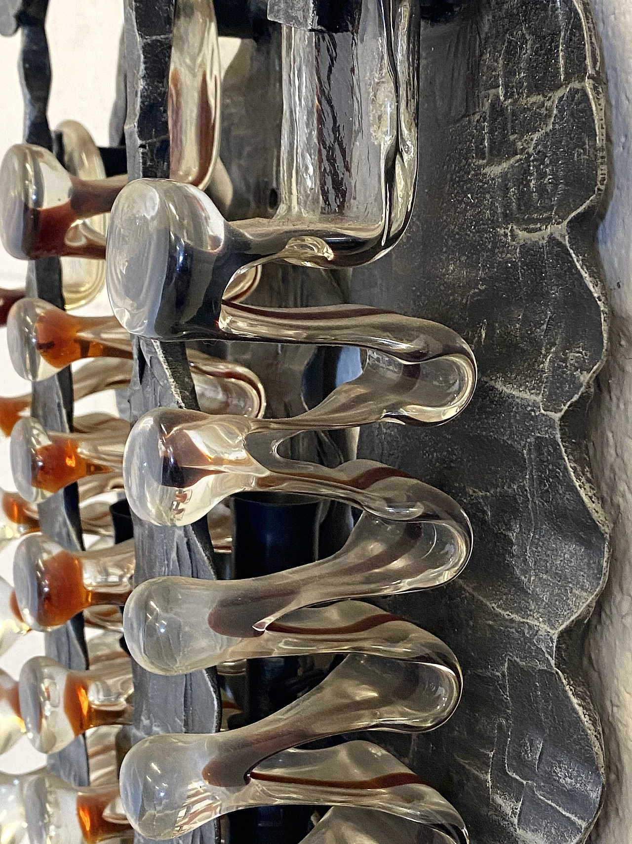 Brutalist four-light wall lamp in wrought iron and glass, 1960s 4