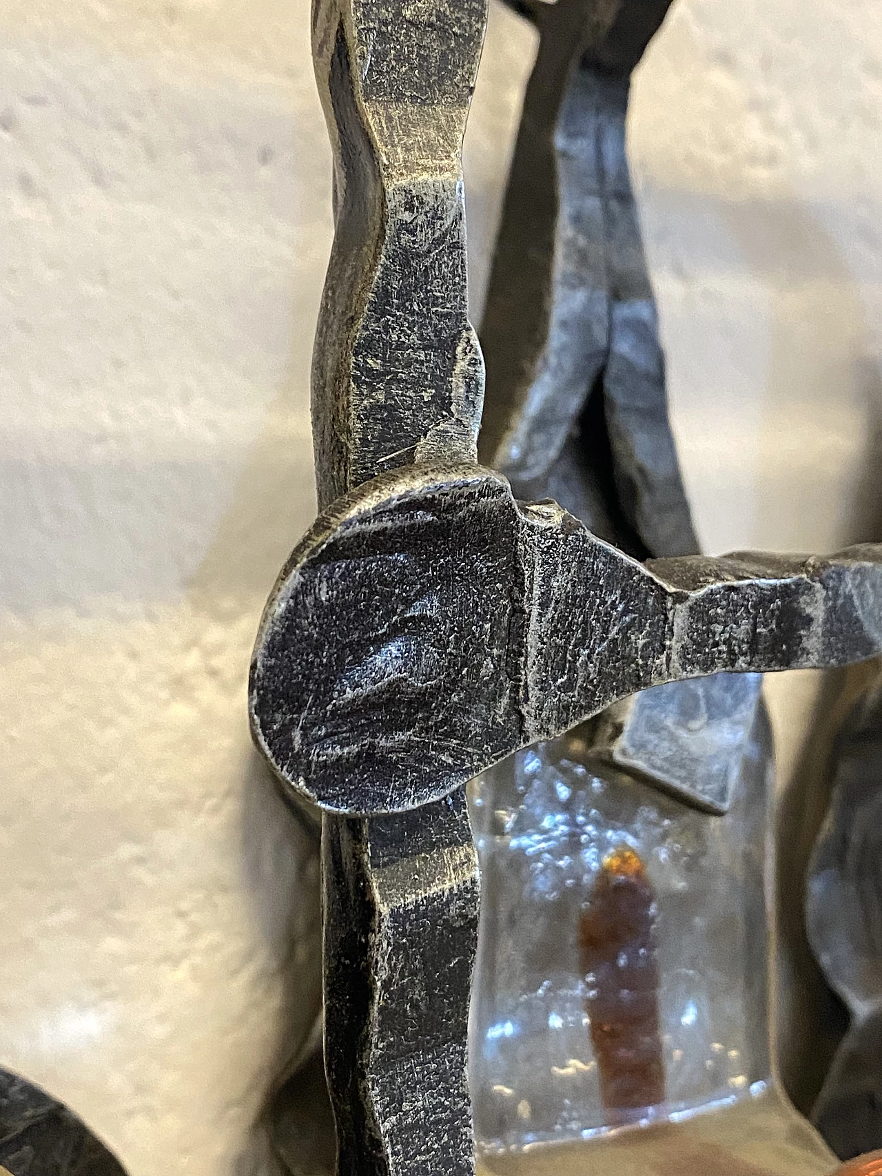 Brutalist four-light wall lamp in wrought iron and glass, 1960s 8