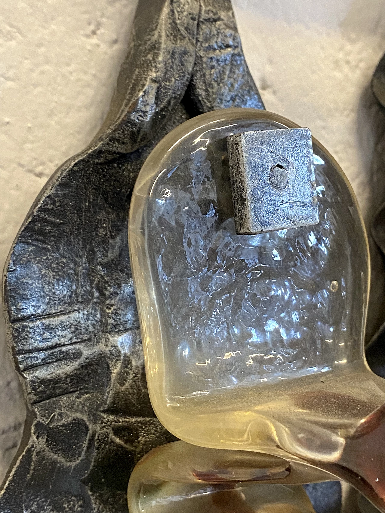 Brutalist four-light wall lamp in wrought iron and glass, 1960s 11