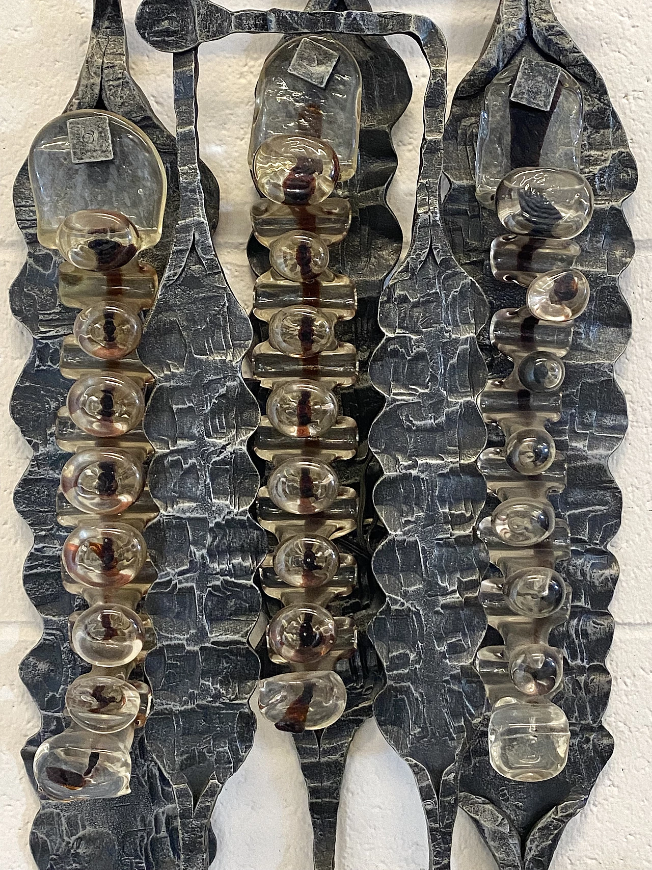 Brutalist four-light wall lamp in wrought iron and glass, 1960s 12