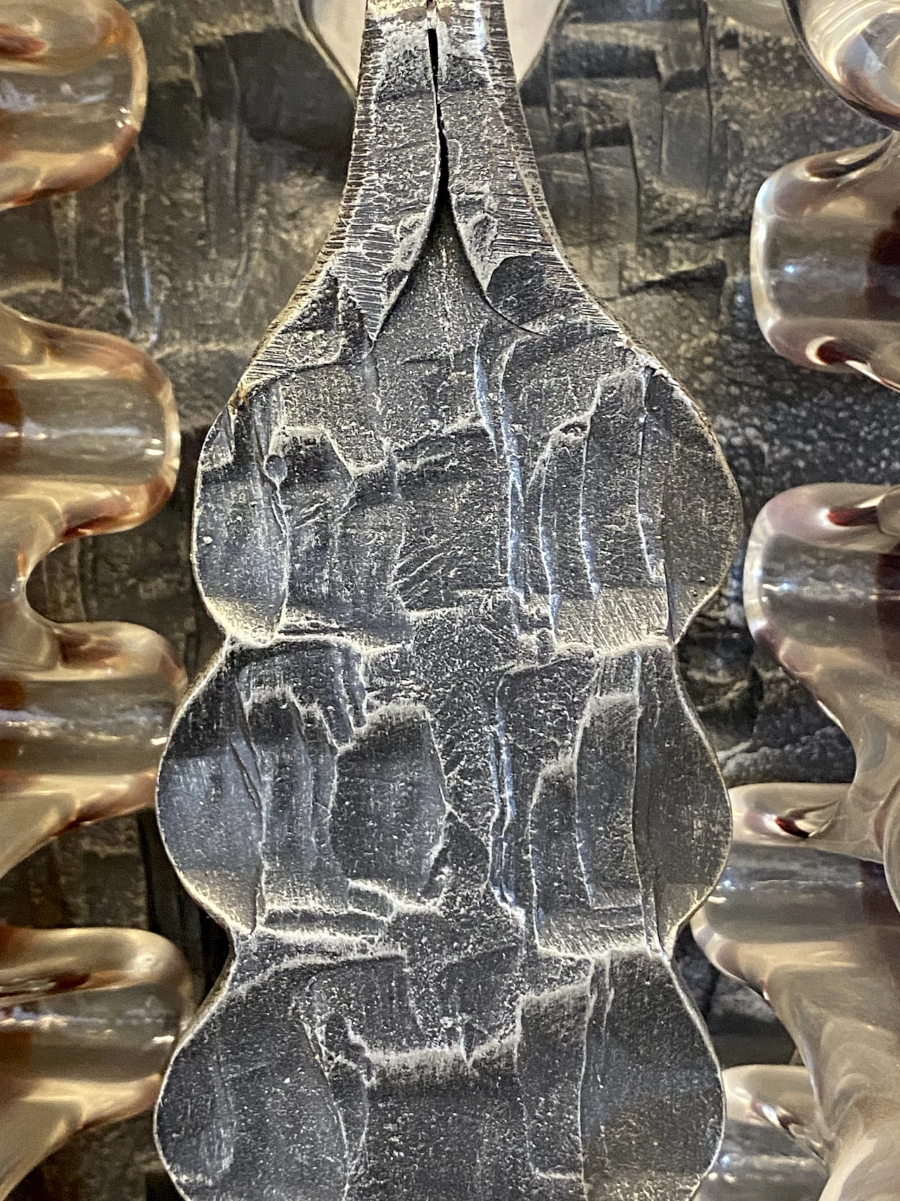 Brutalist four-light wall lamp in wrought iron and glass, 1960s 14