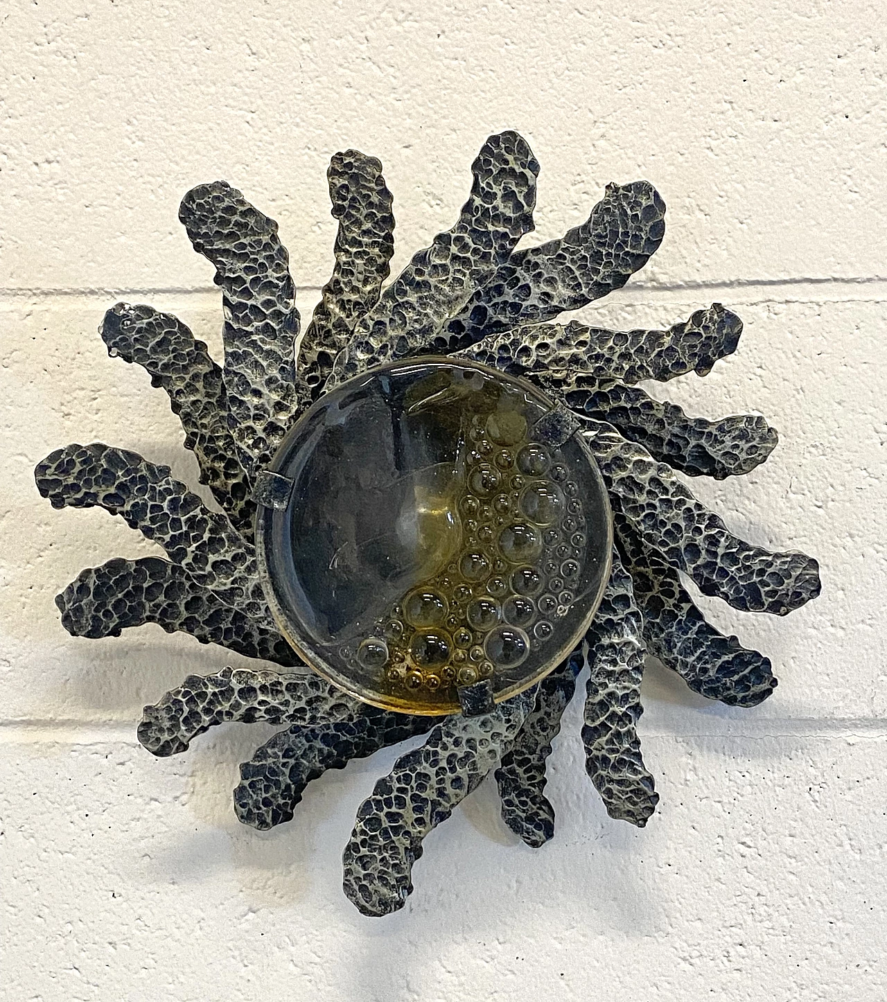 Brutalist two-light wall lamp in wrought iron and glass, 1960s 1