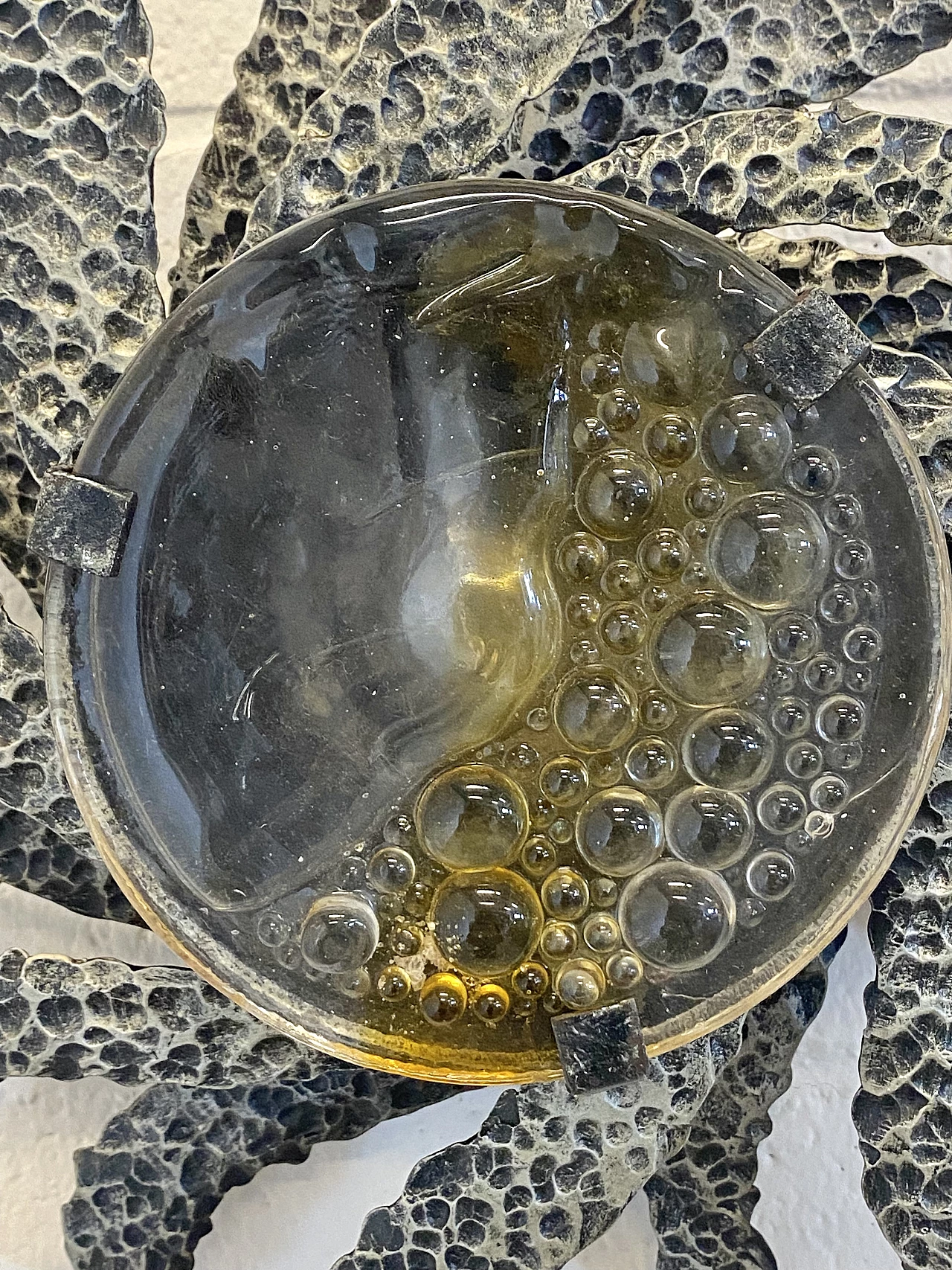 Brutalist two-light wall lamp in wrought iron and glass, 1960s 2