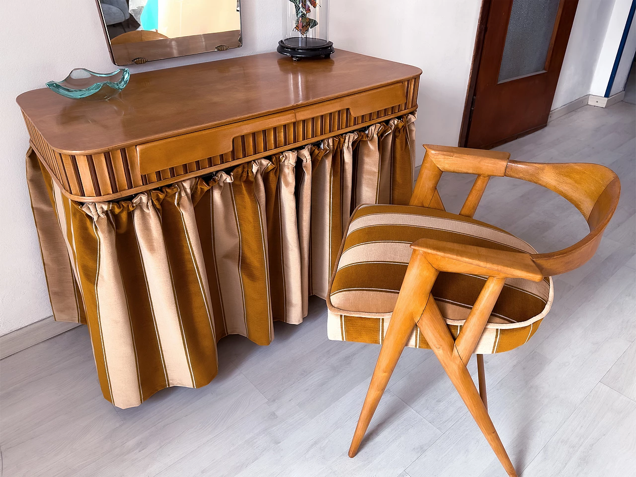 Maple vanity table with armchair by Vittorio Dassi, 1950s 3