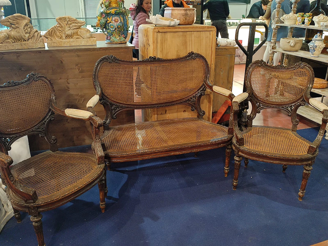 Divano e coppia di poltrone Liberty in paglia di Vienna, inizio '900 4