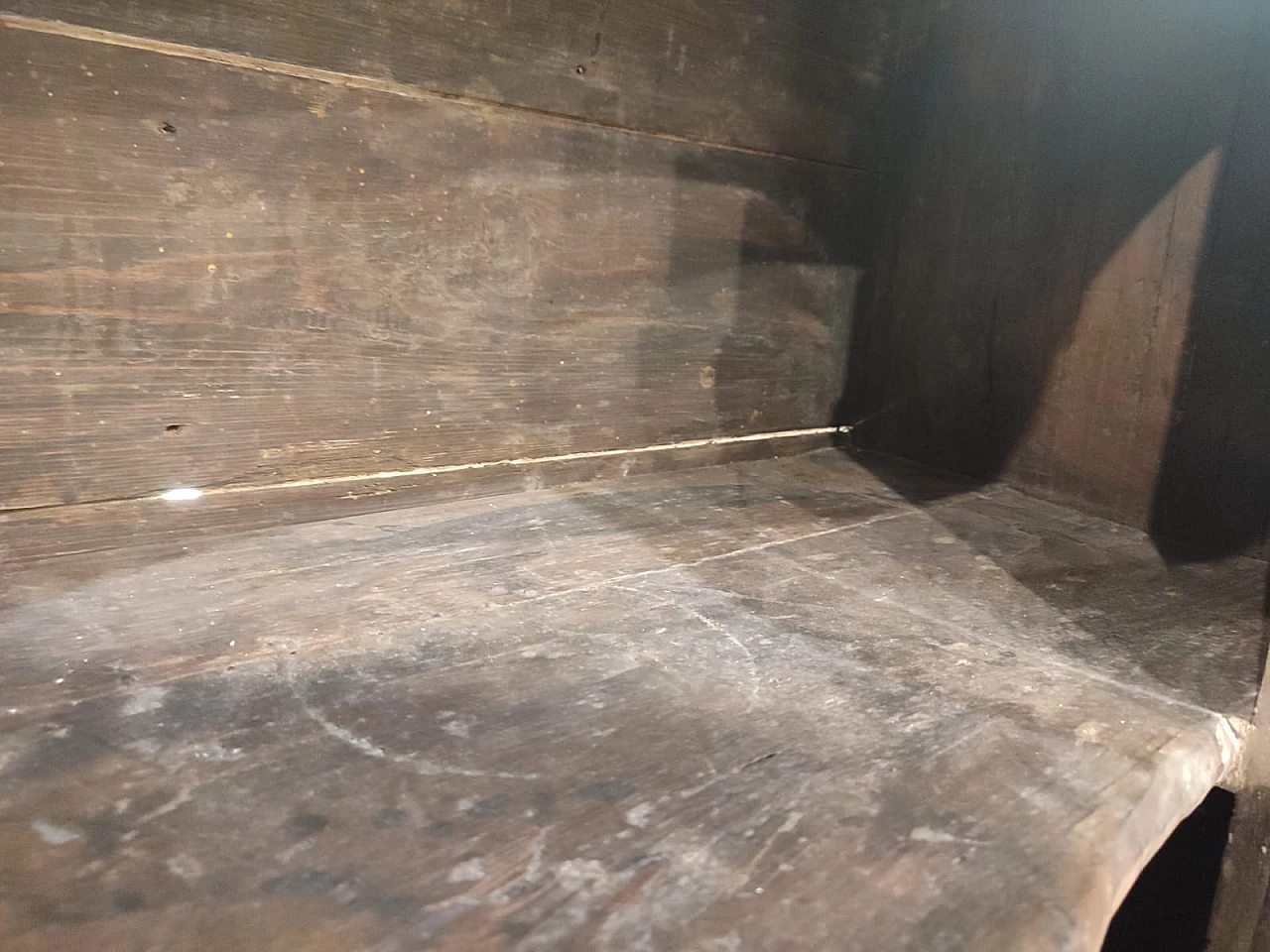 Credenza trentina in abete laccato, inizio '800 1