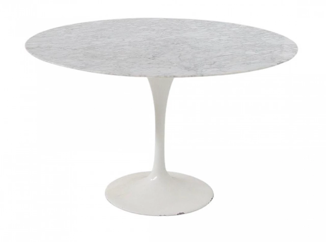 Marble and aluminium round table attributed to Eero Saarinen, 1970s 1