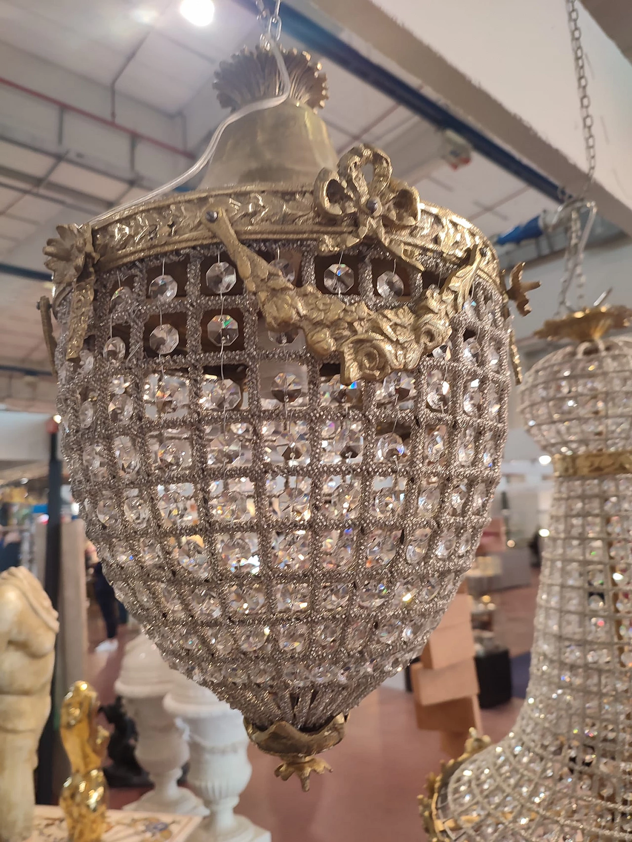Lampadario in bronzo con prismi di vetro in stile Impero, anni '70 1