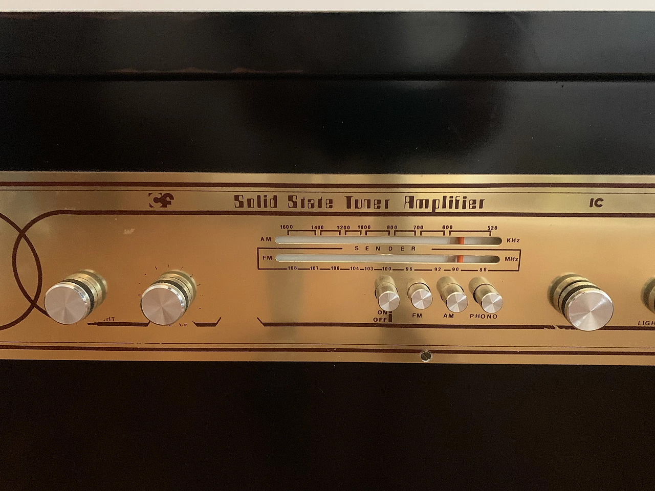 Headboard for bed with integrated radio and dresser, 1960s 4