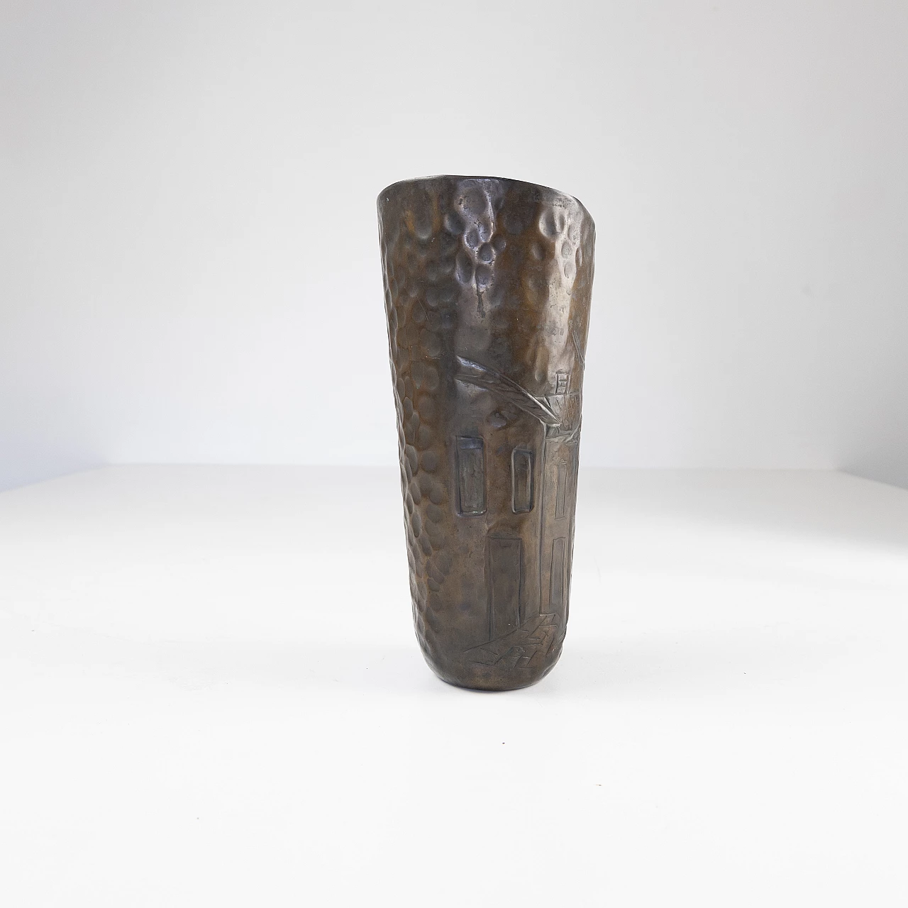 Vaso in rame decorato firmato Bolex, anni '50 3