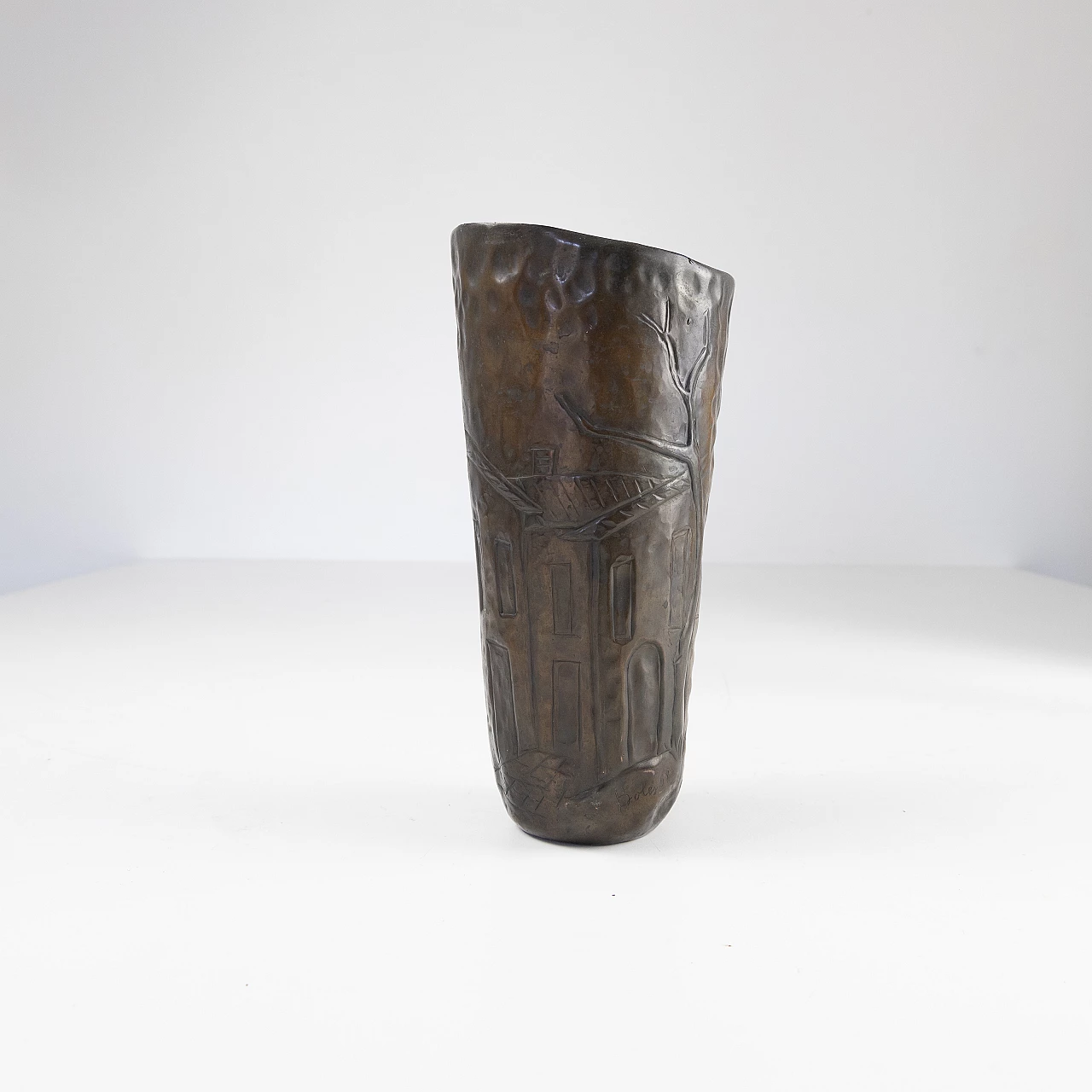 Vaso in rame decorato firmato Bolex, anni '50 5