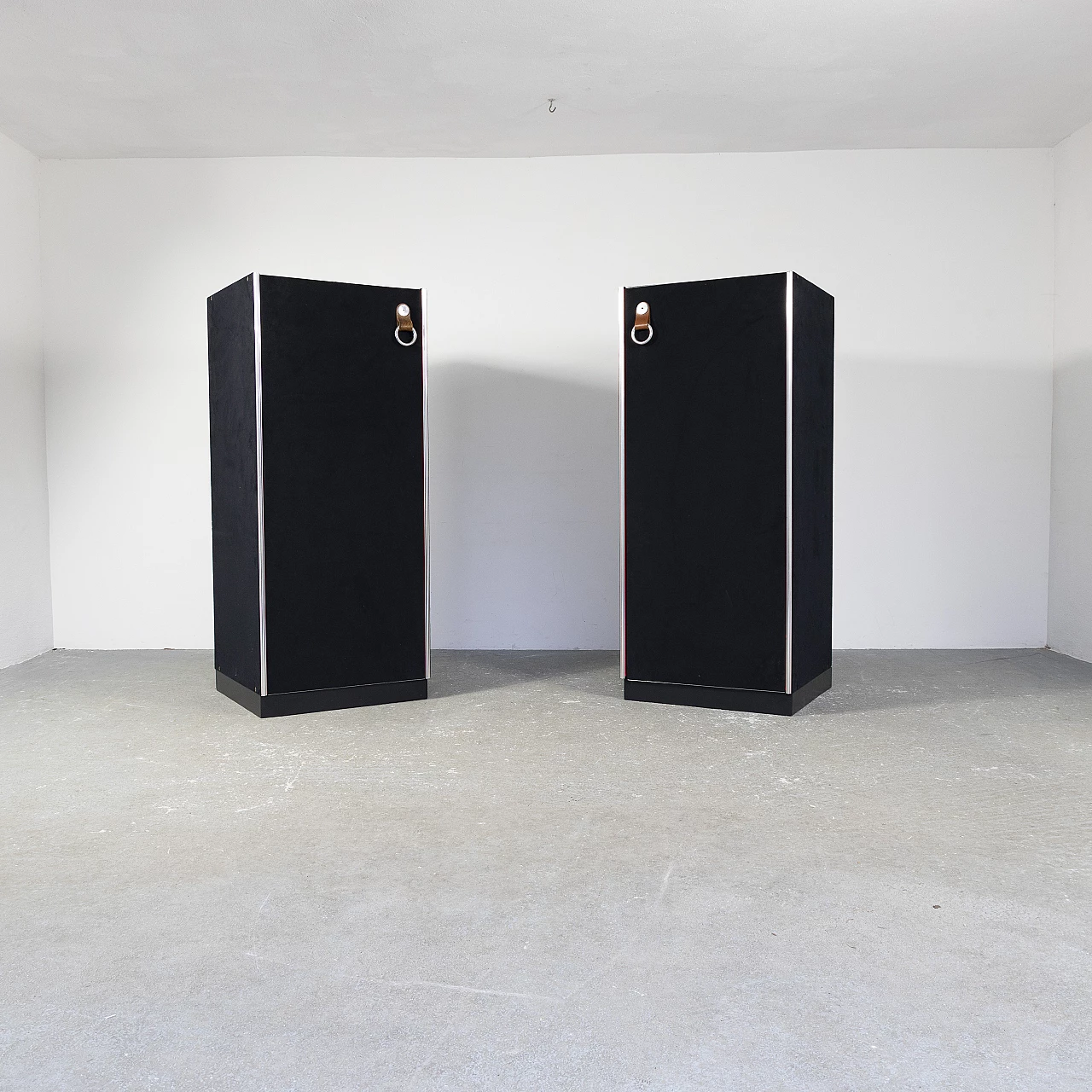 Pair of cabinets by Guido Faleschini for Mariani, 1970s 12