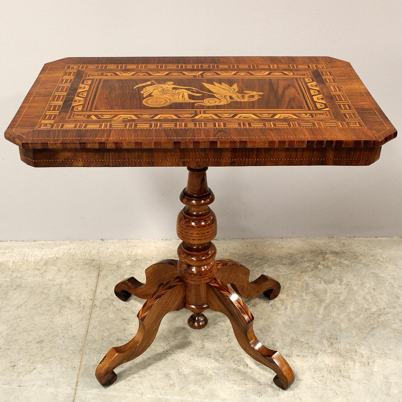 Rolo inlaid walnut coffee table, 19th century 7