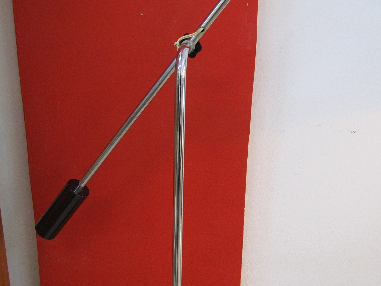 Chrome-plated steel floor lamp with plexiglass diffuser, 1970s 7