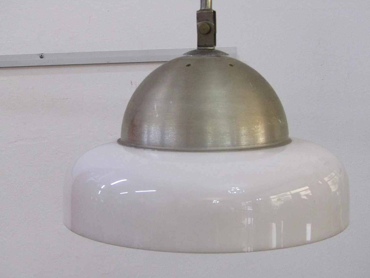 Lampada da terra acciaio cromato con diffusore in plexiglass, anni '70 10