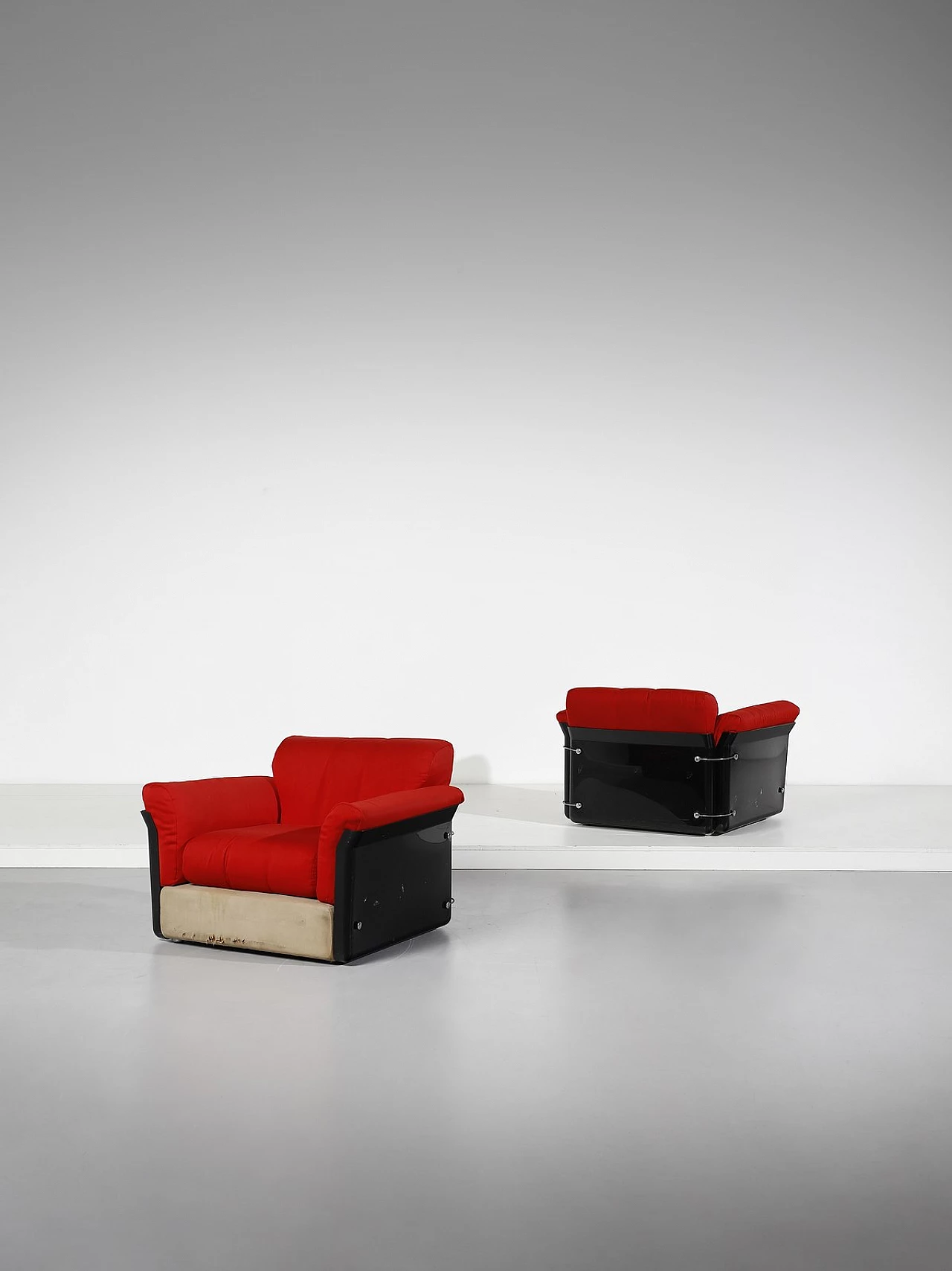 Pair of Larissa armchairs by Vittorio Introini for Saporiti, 1970s 5