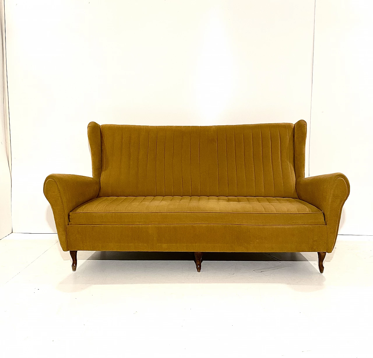 Coppia di poltrone e divano ISA Bergamo nello stile di Gio Ponti 2