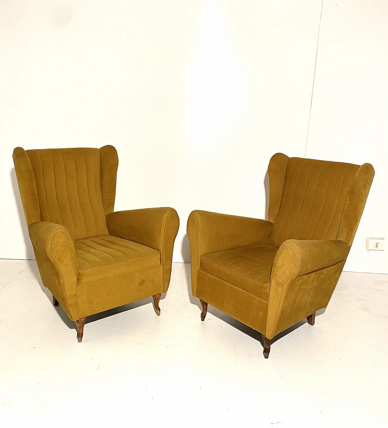 Pair of armchairs and sofa by Gio Ponti for ISA Bergamo, 1950s 6