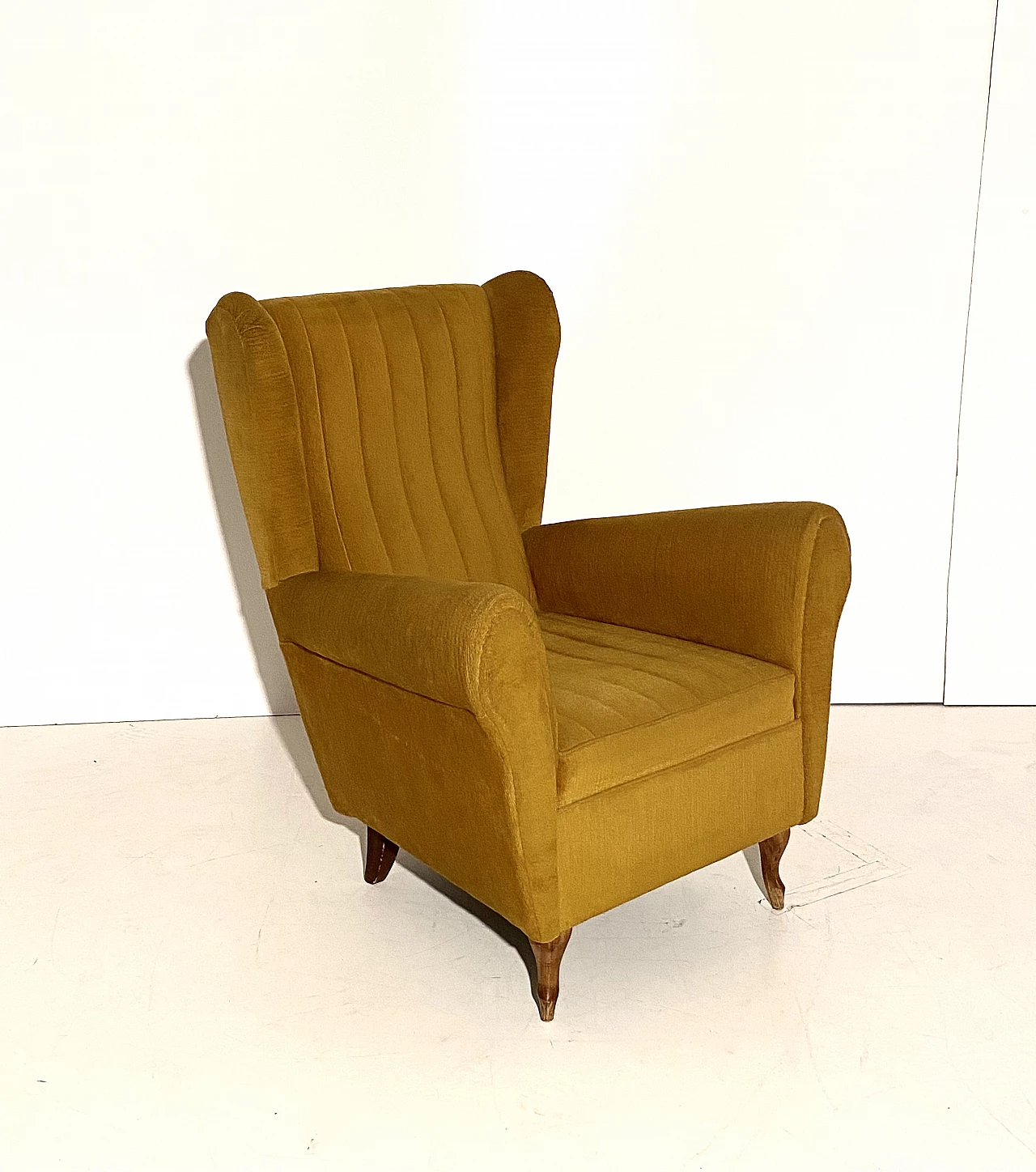 Coppia di poltrone e divano ISA Bergamo nello stile di Gio Ponti 11