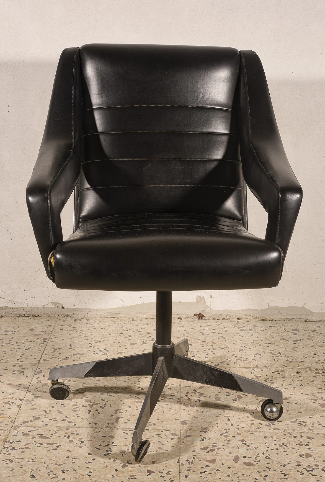 Metal and leather swivel chair with casters, 1970s 2