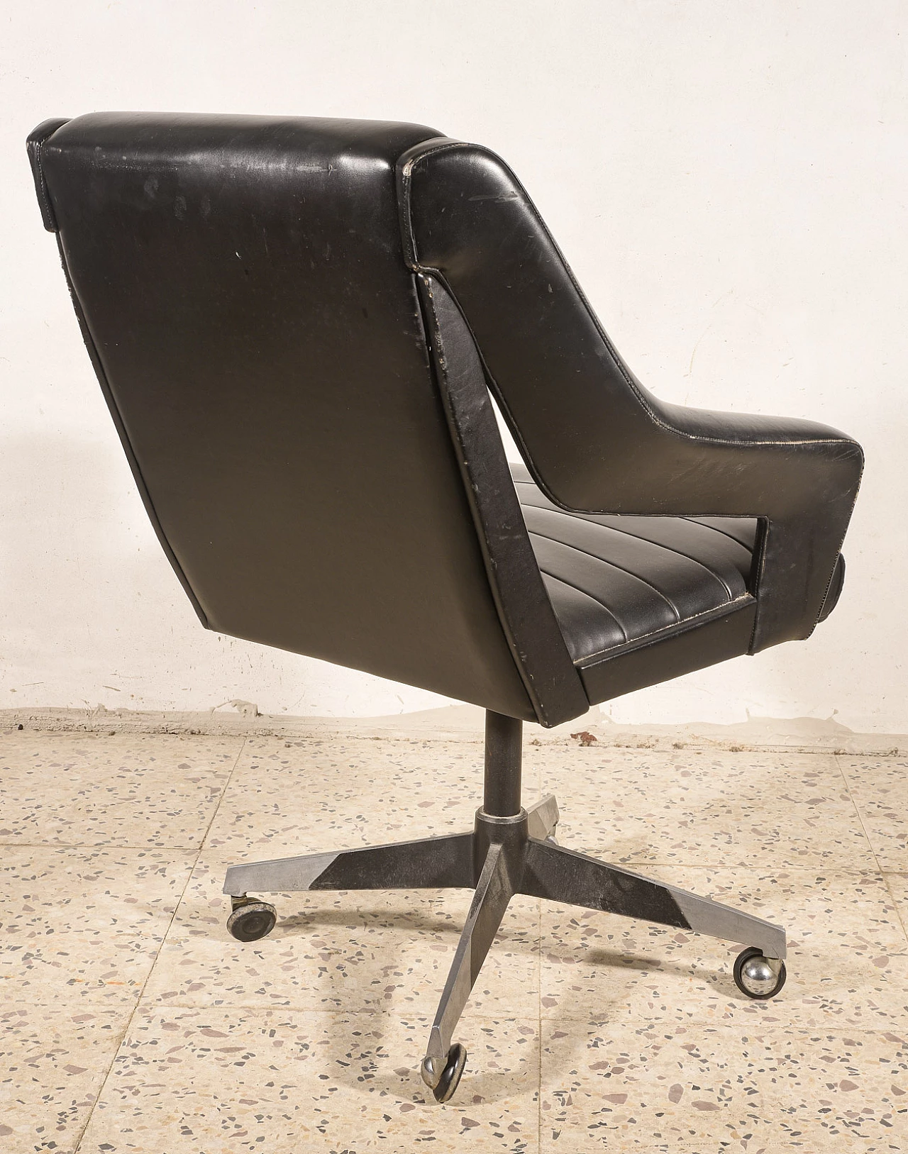 Metal and leather swivel chair with casters, 1970s 7