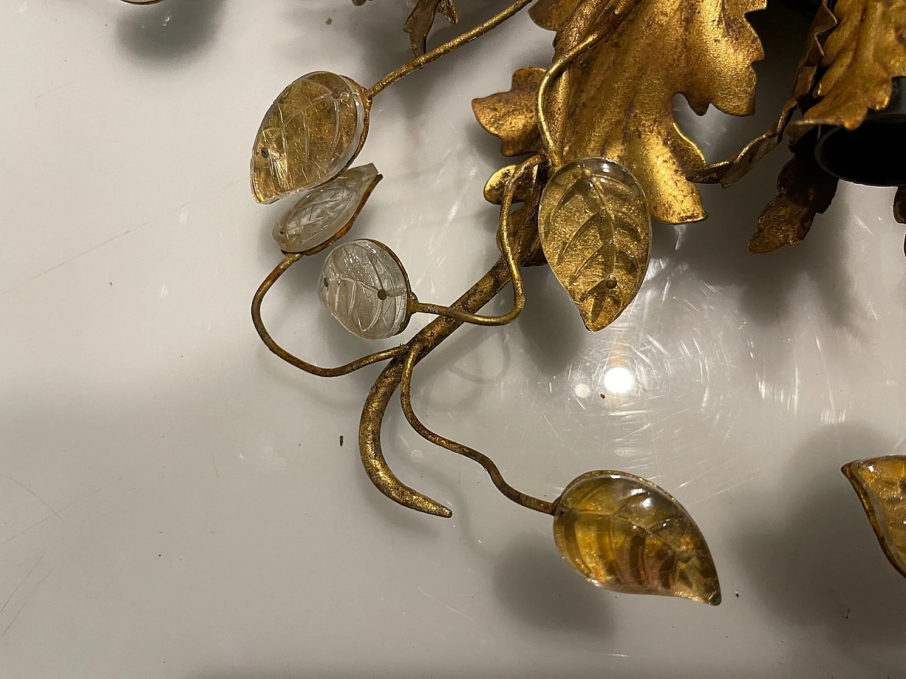 Plafoniera in tôle dorato e vetro di Murano, anni '60 6
