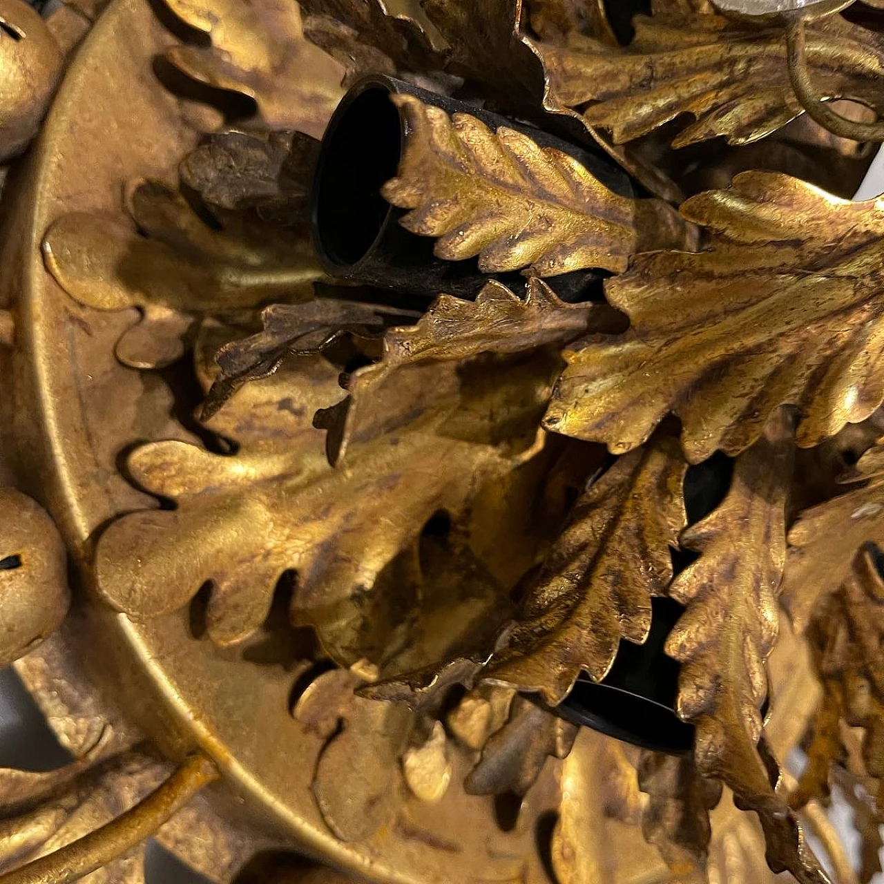 Plafoniera in tôle dorato e vetro di Murano, anni '60 11
