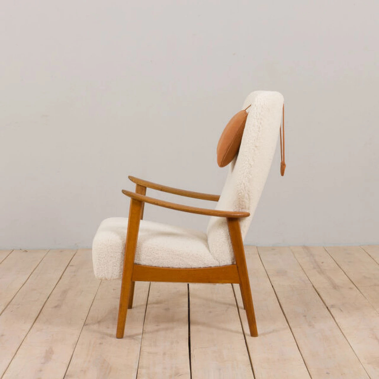 Oak lounge chair, boucle fabric and aniline leather by Fritz Hansen, 1960s 4