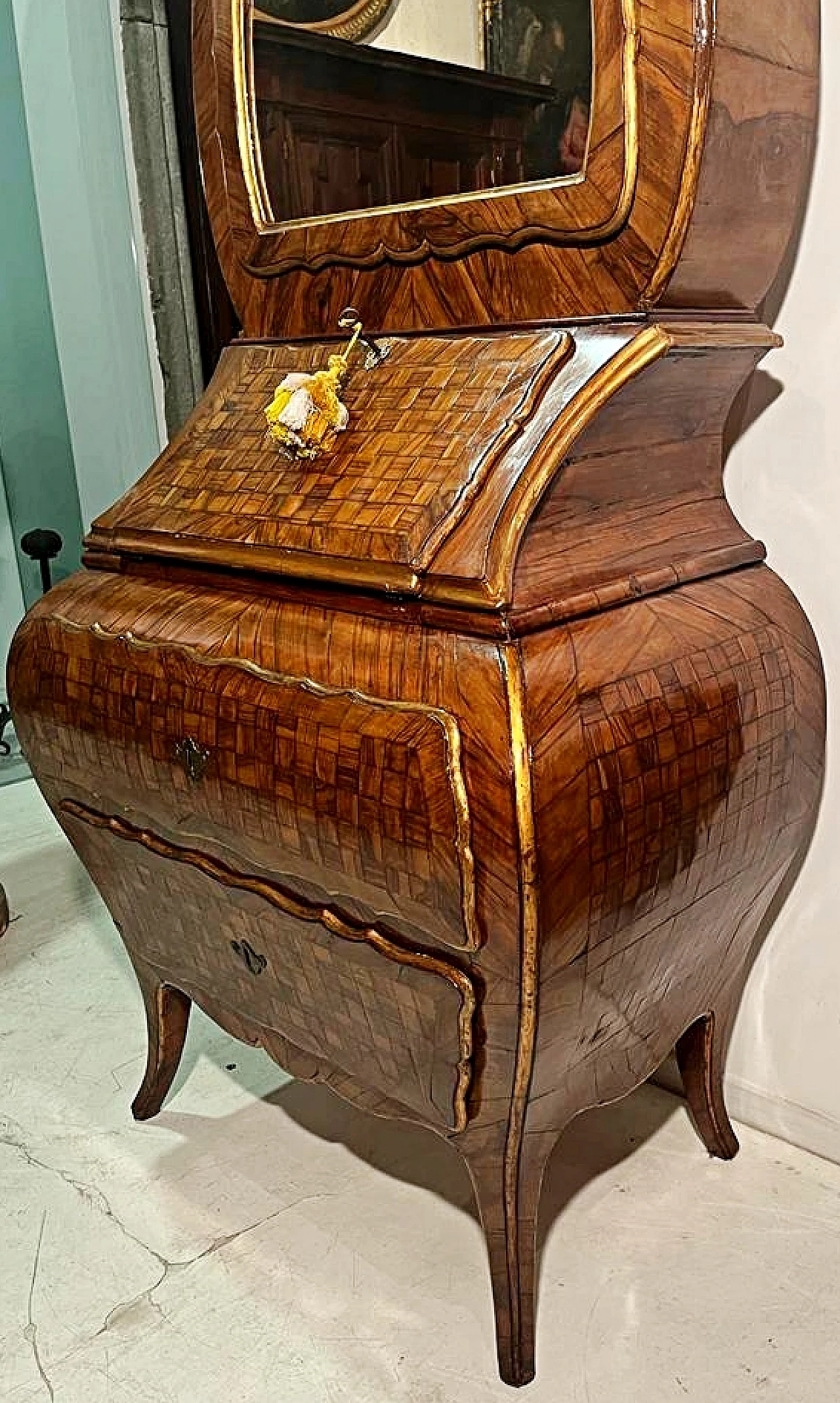 Piedmontese veneered and inlaid walnut trumeau, 18th century 2