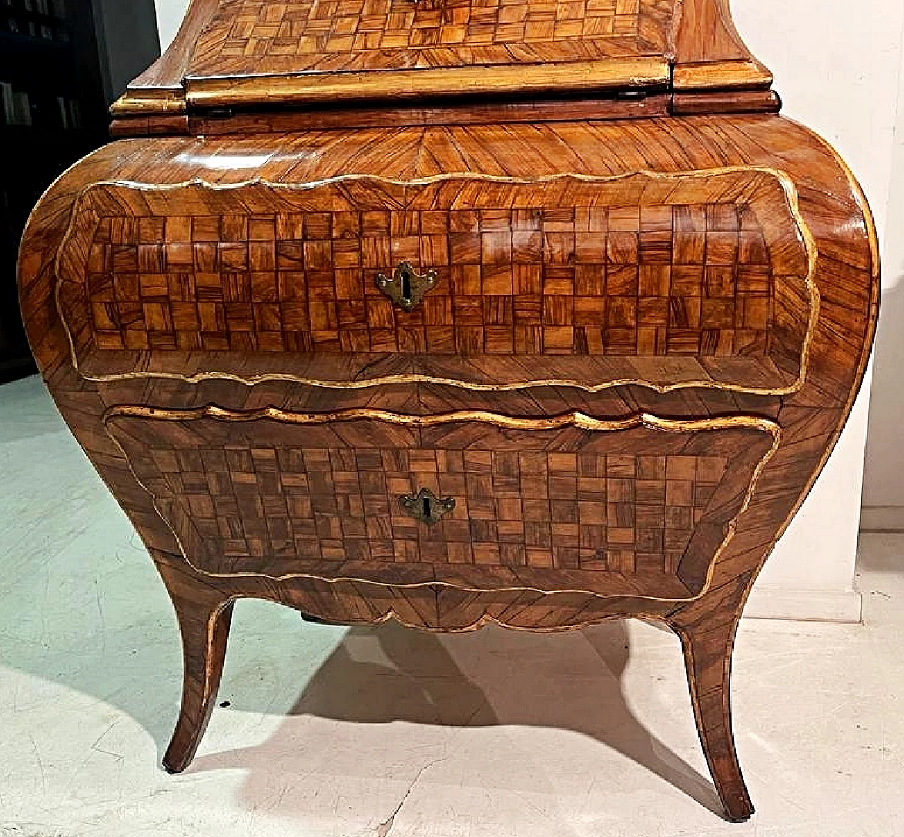 Piedmontese veneered and inlaid walnut trumeau, 18th century 3