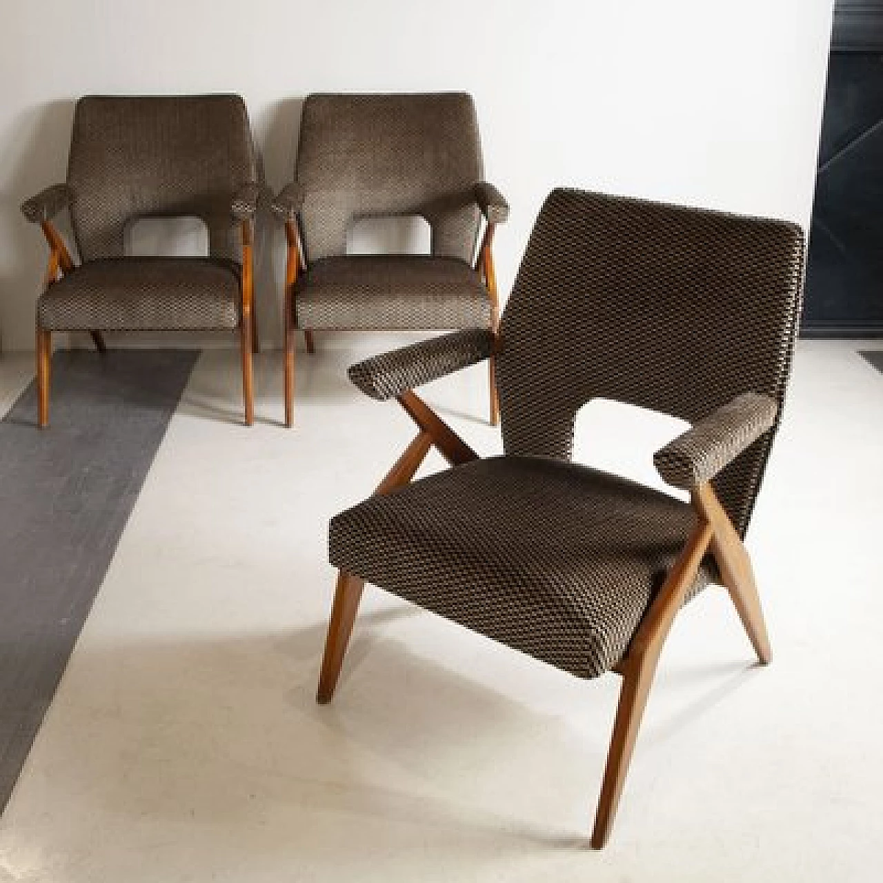 3 Armchairs with wooden frame and velvet upholstery by Antonio Gorgone, 1950s 3