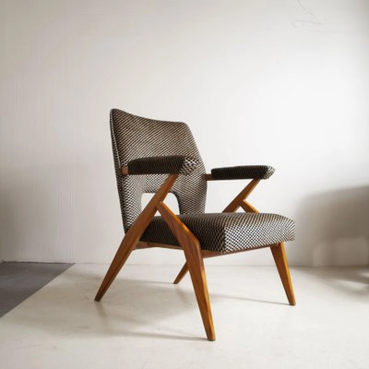 3 Armchairs with wooden frame and velvet upholstery by Antonio Gorgone, 1950s 7