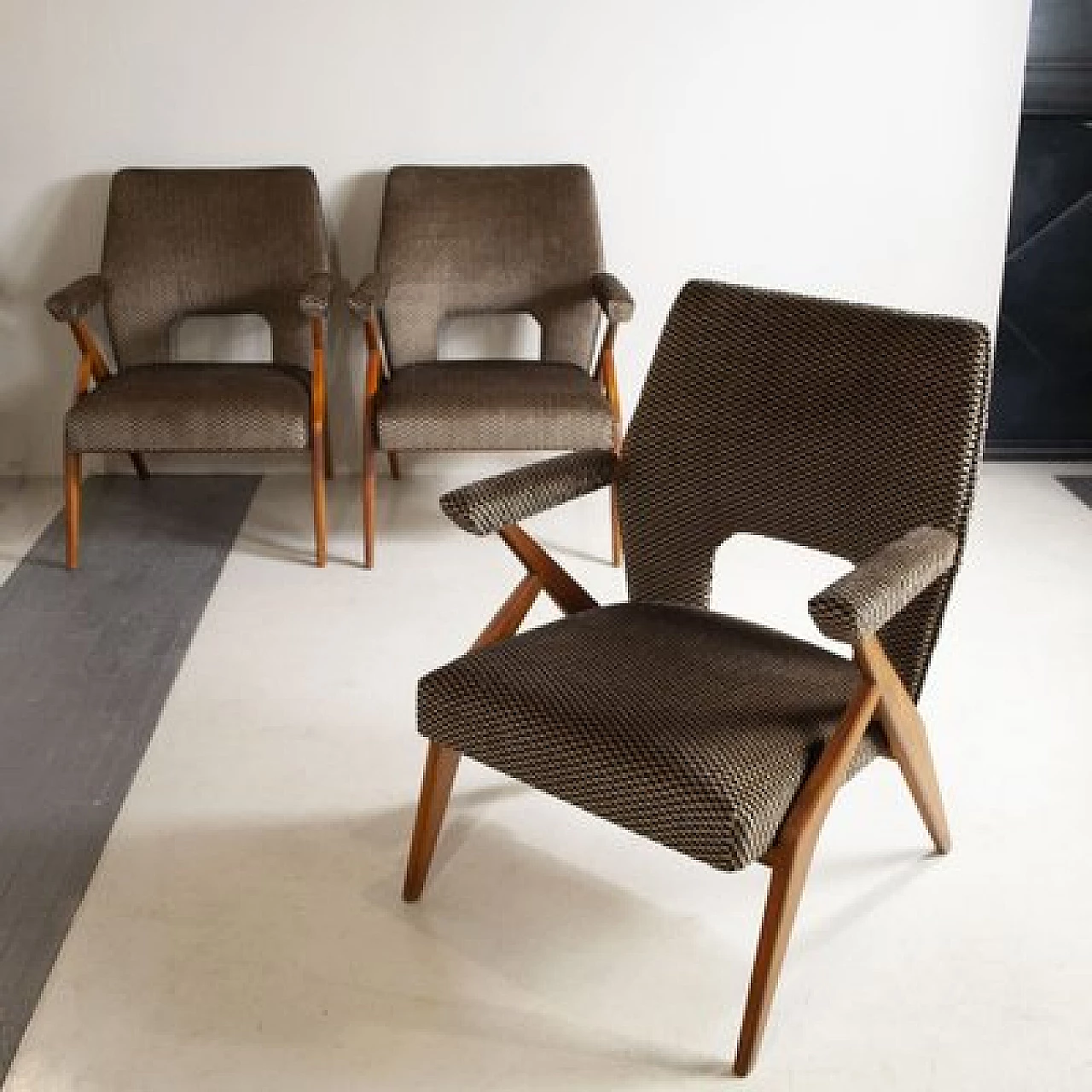 3 Armchairs with wooden frame and velvet upholstery by Antonio Gorgone, 1950s 9