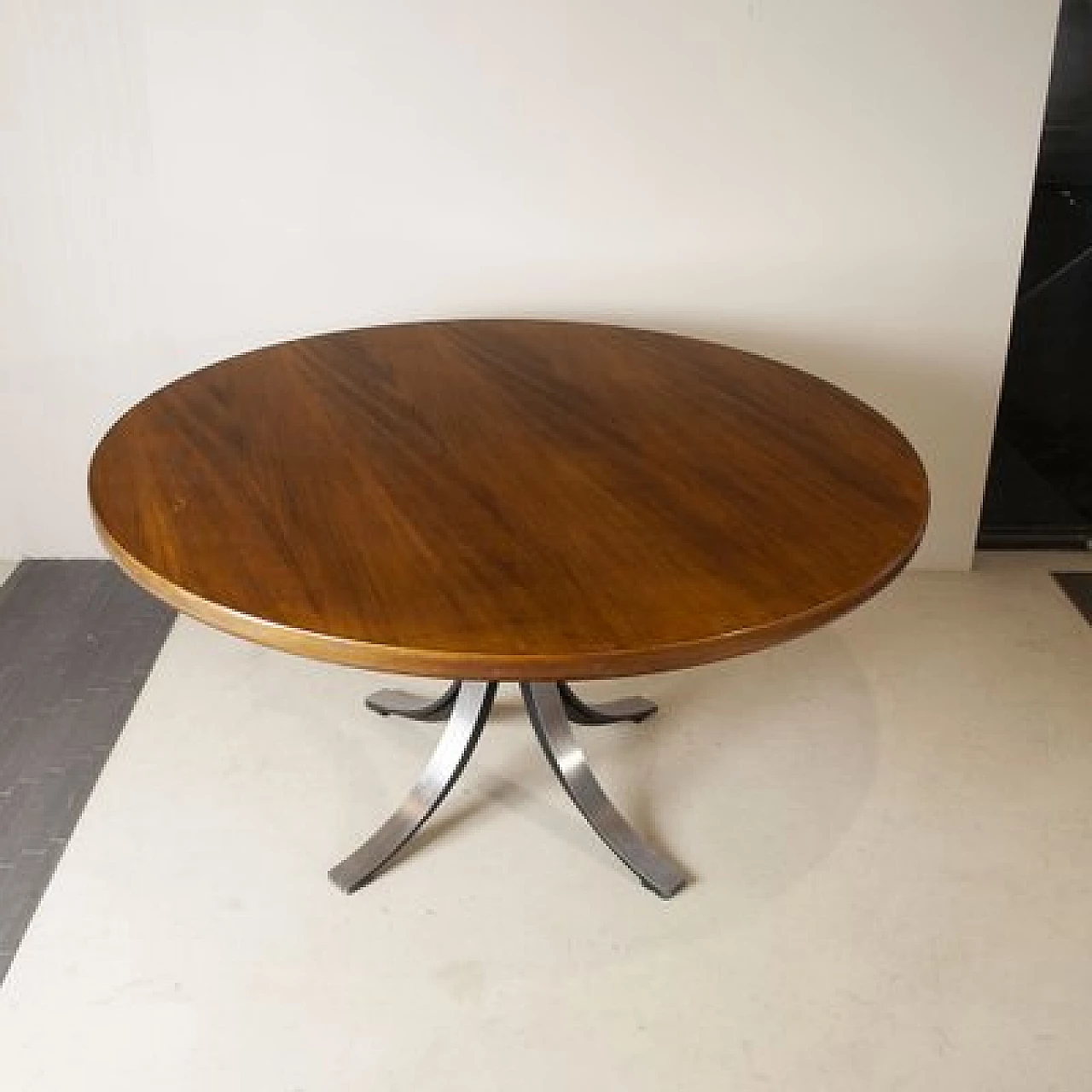 Tad T69 round table by Osvaldo Borsani & Eugenio Gerli for Tecno, 1960s 2