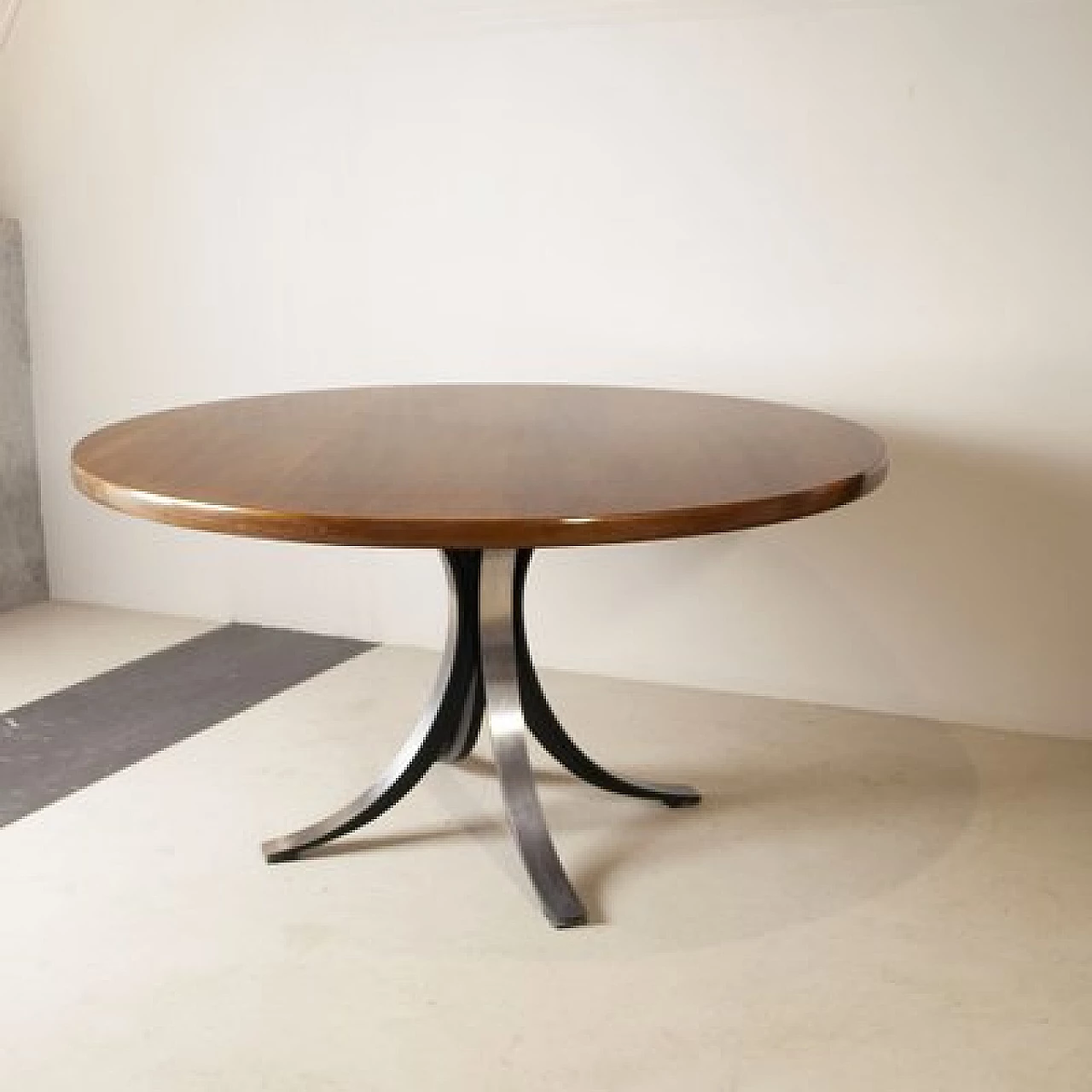 Tad T69 round table by Osvaldo Borsani & Eugenio Gerli for Tecno, 1960s 3