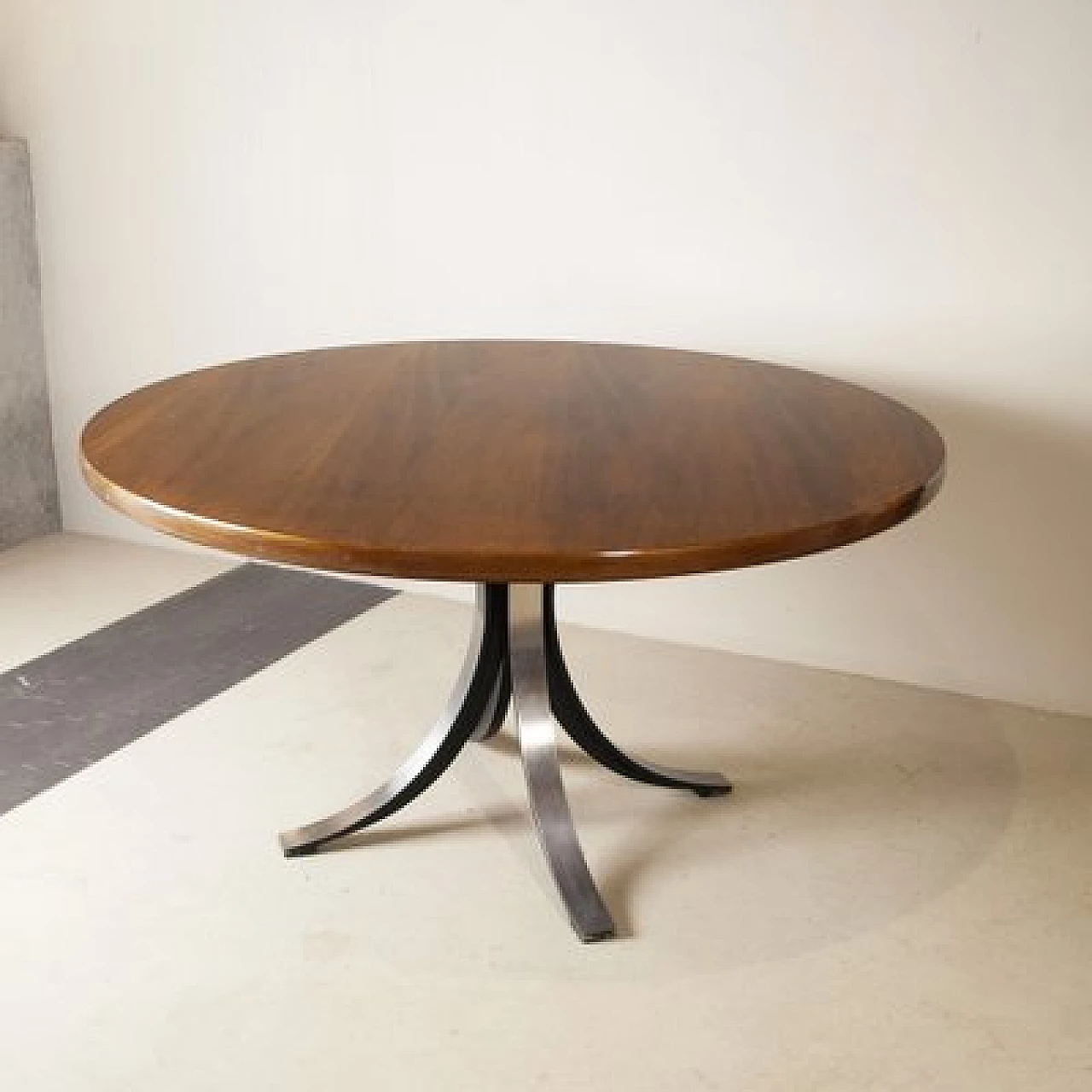 Tad T69 round table by Osvaldo Borsani & Eugenio Gerli for Tecno, 1960s 5