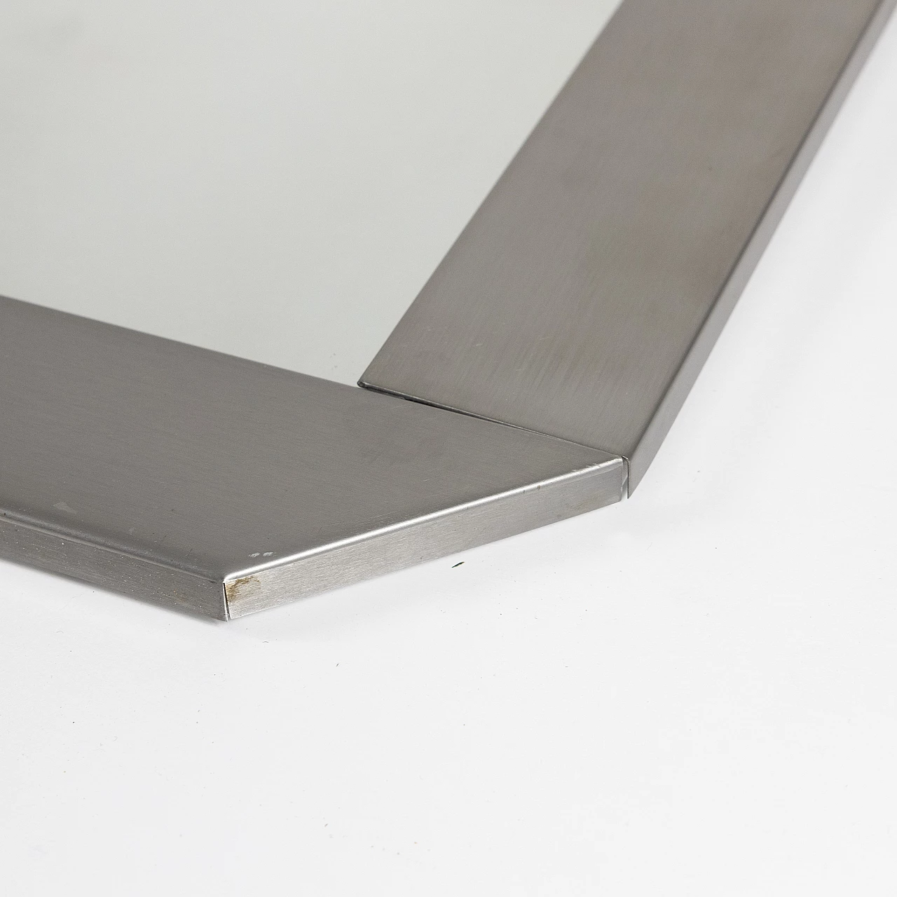 Specchio con cornice in alluminio di Valenti, anni '70 5