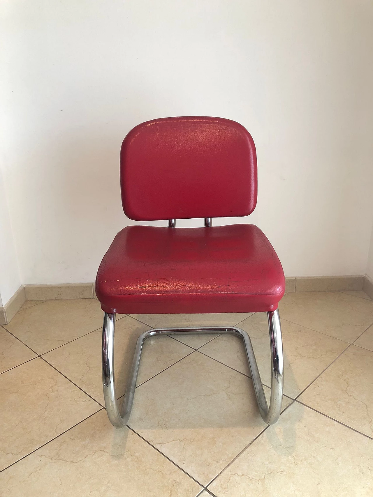 4 Bauhaus style chairs in steel and red faux leather, 1970s 1