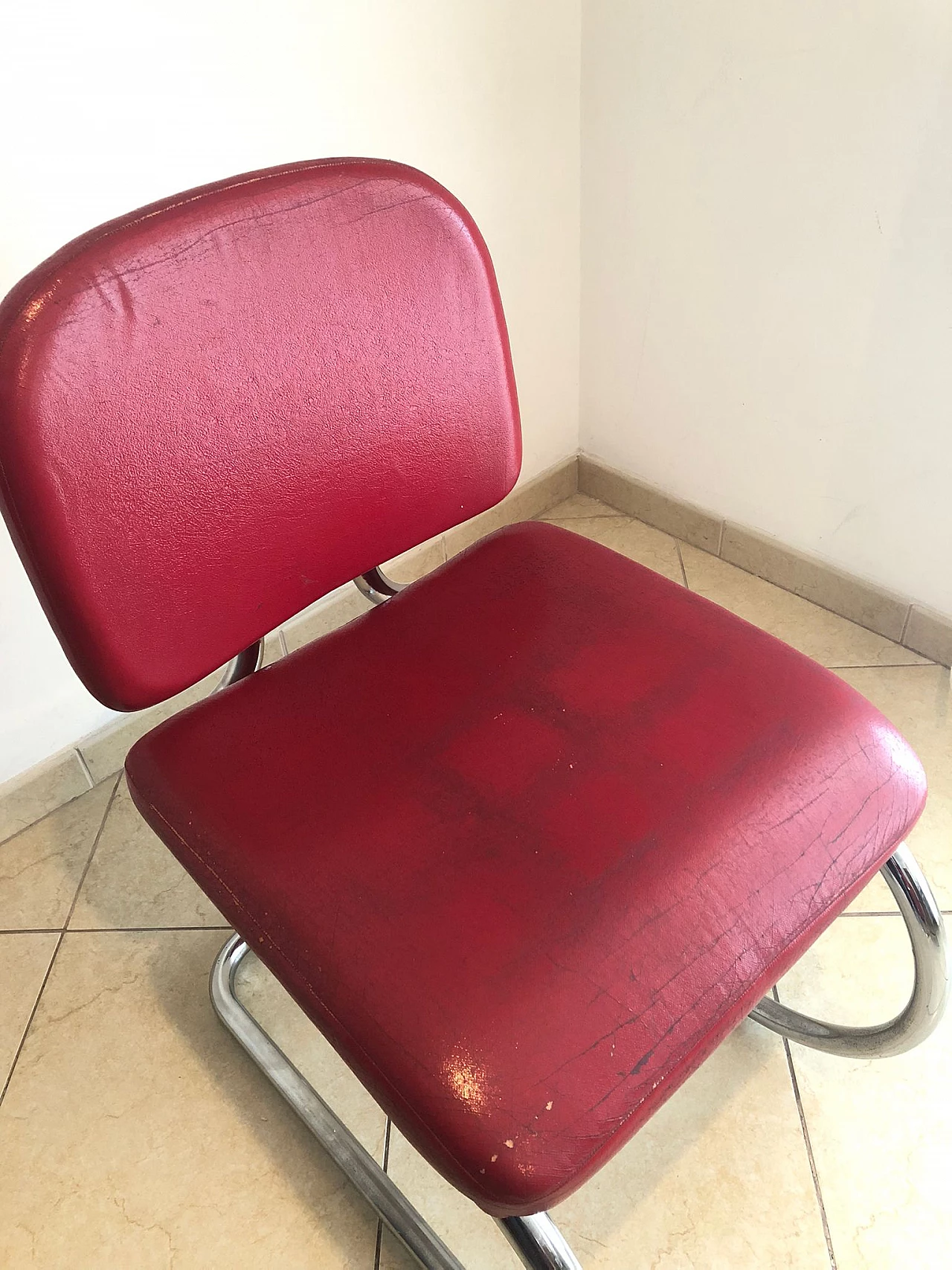 4 Bauhaus style chairs in steel and red faux leather, 1970s 2