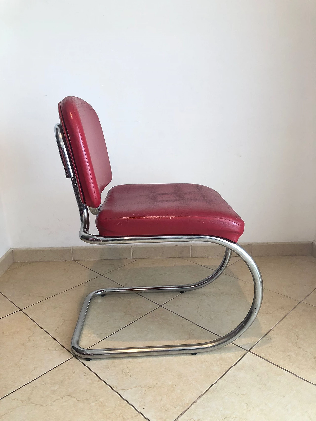 4 Bauhaus style chairs in steel and red faux leather, 1970s 3