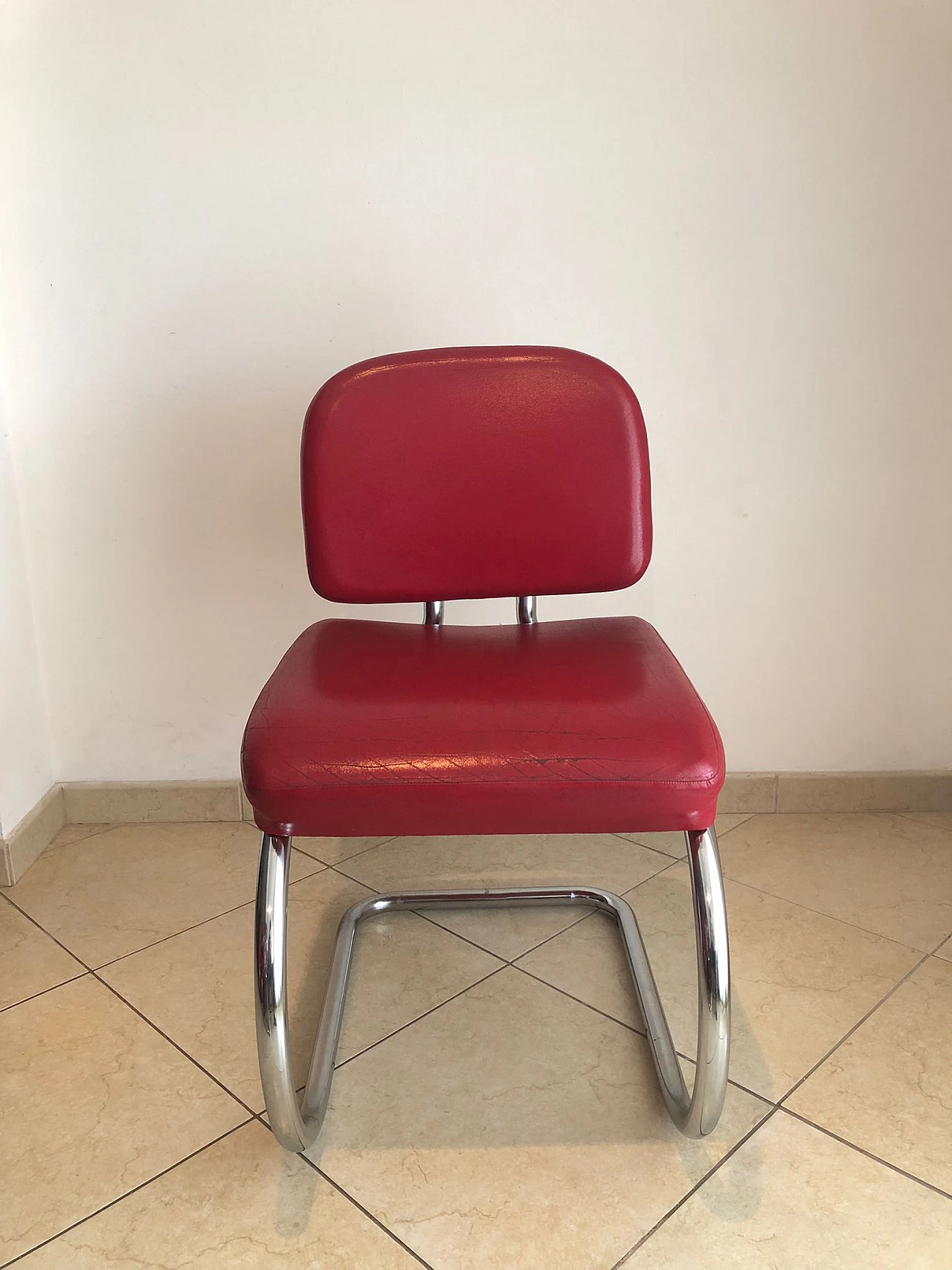 4 Bauhaus style chairs in steel and red faux leather, 1970s 6