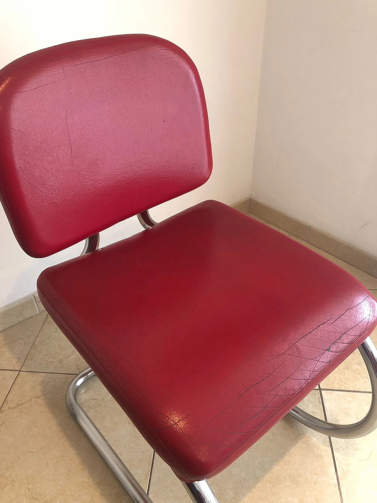 4 Bauhaus style chairs in steel and red faux leather, 1970s 7