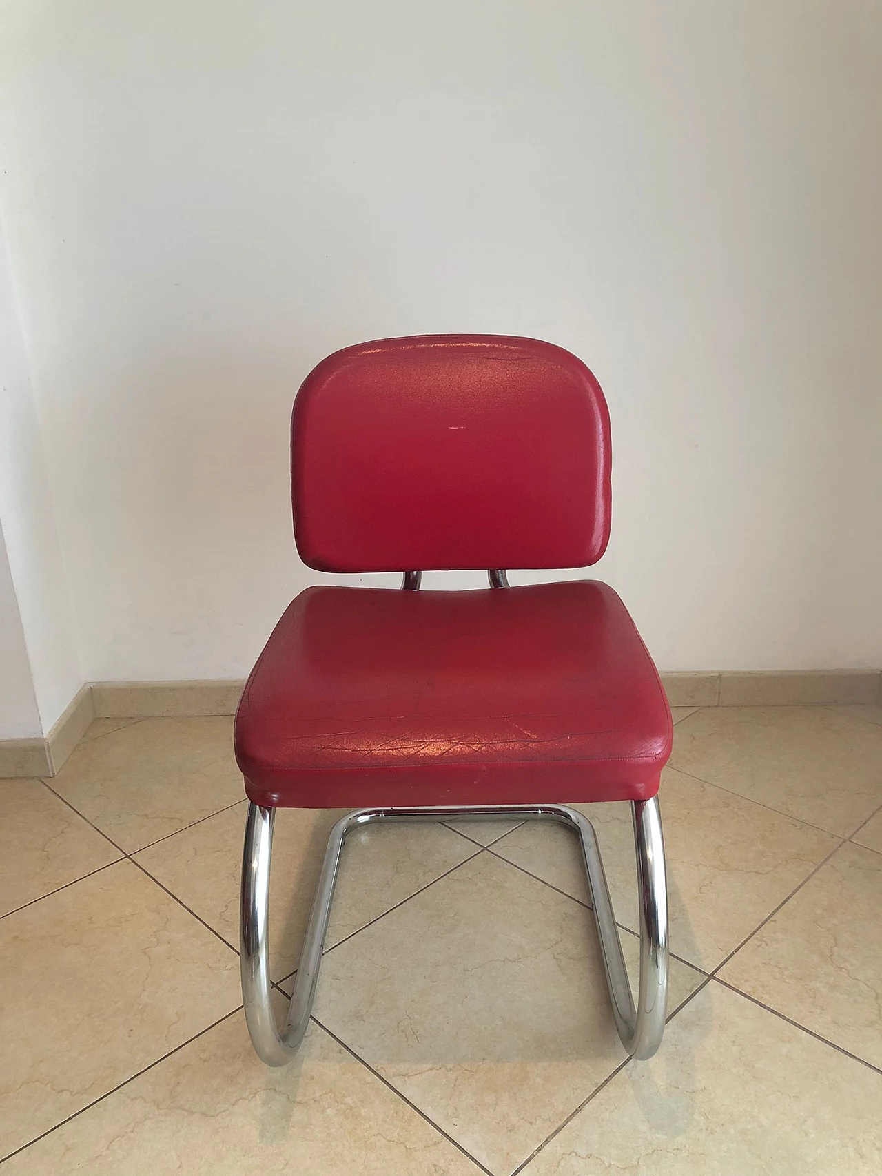 4 Bauhaus style chairs in steel and red faux leather, 1970s 11