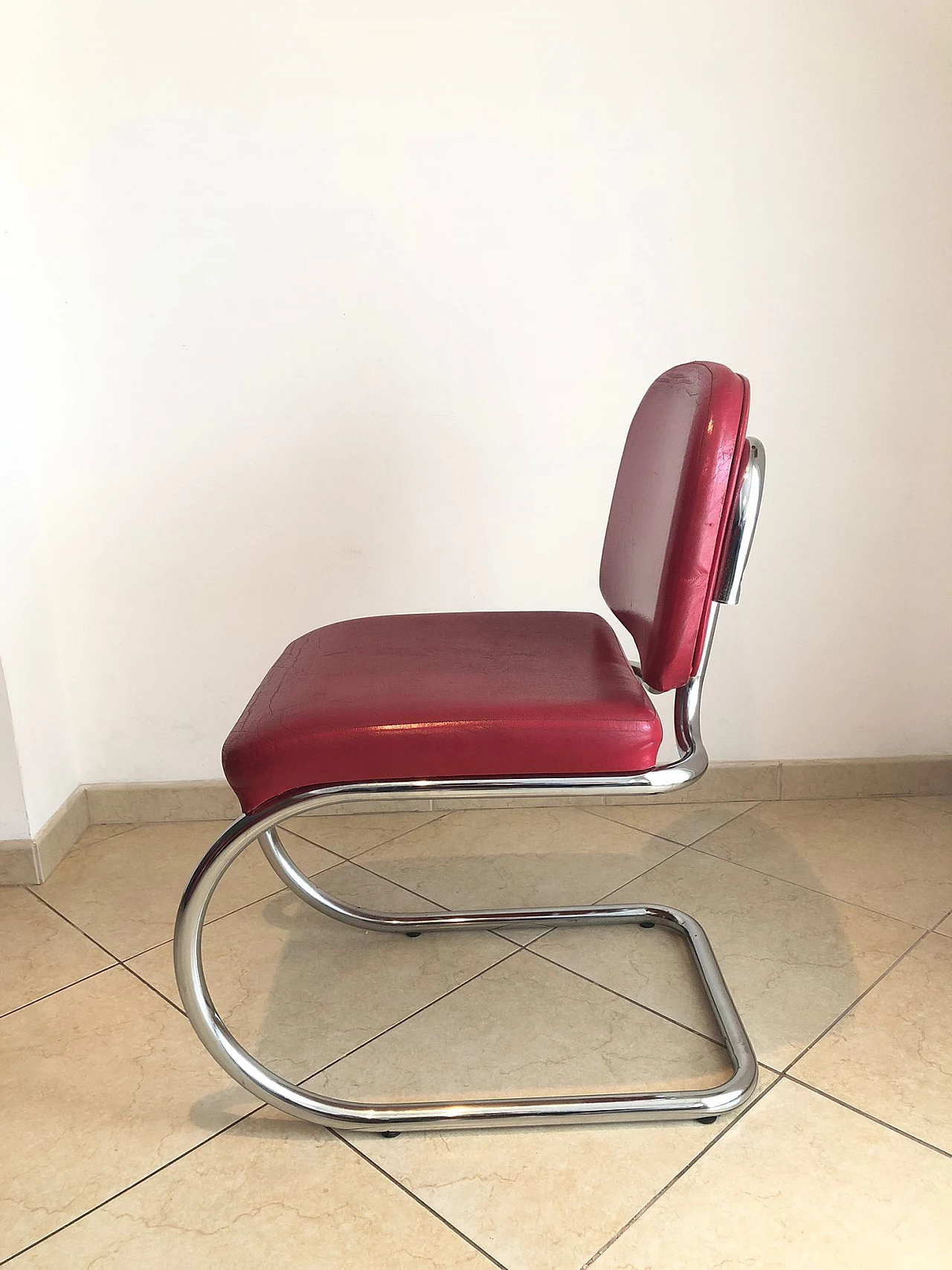 4 Bauhaus style chairs in steel and red faux leather, 1970s 15