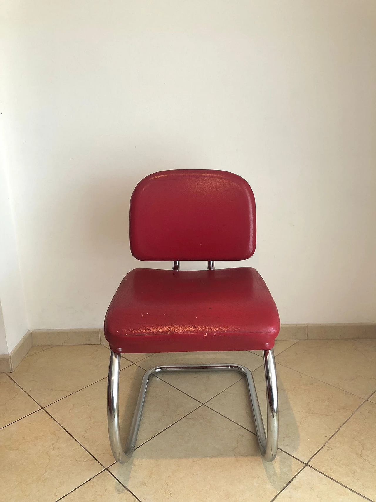 4 Bauhaus style chairs in steel and red faux leather, 1970s 16