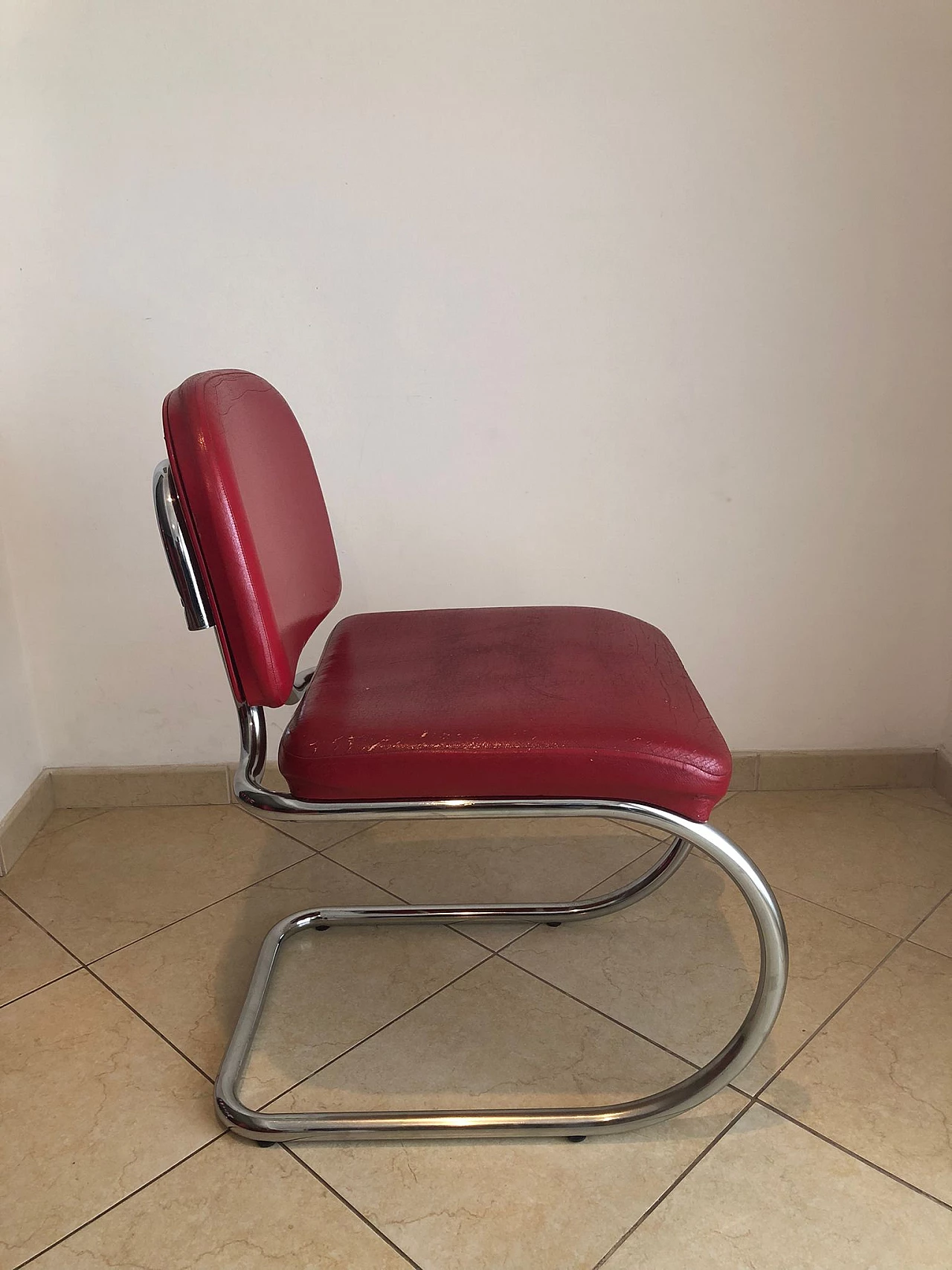 4 Bauhaus style chairs in steel and red faux leather, 1970s 17