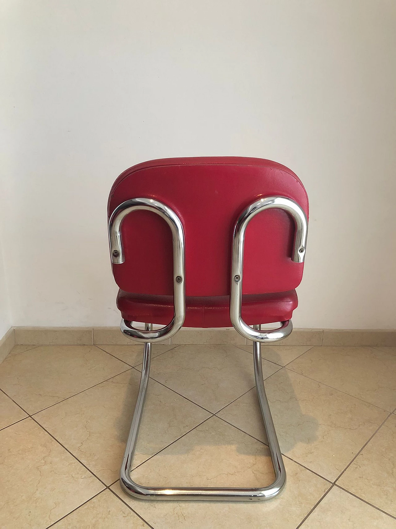 4 Bauhaus style chairs in steel and red faux leather, 1970s 19