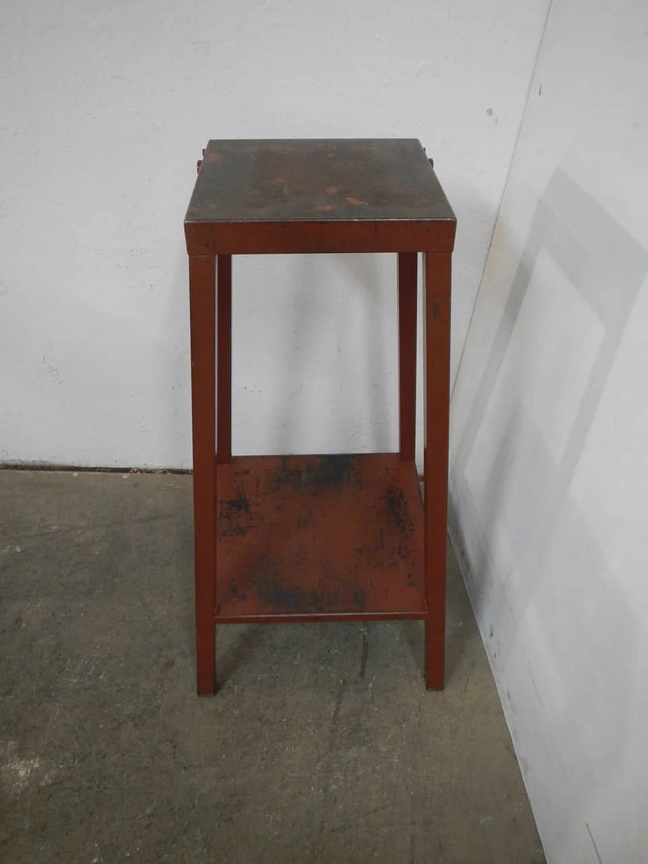Burgundy iron easel side table, 1960s 6
