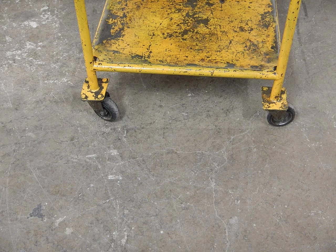 Yellow iron industrial cart, 1960s 10