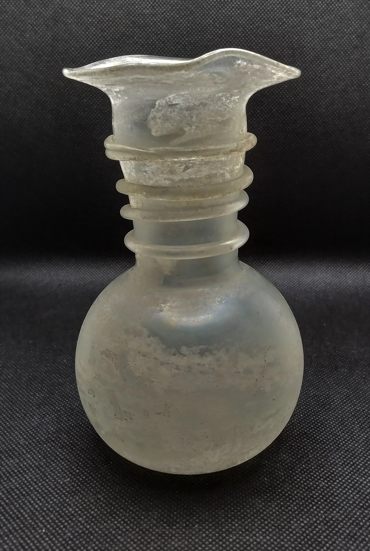 Murano scavo glass vase in the style of Seguso 1